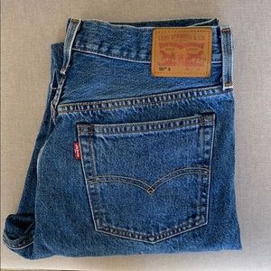 501 LEVI’S dark wash skinny jeans